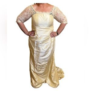 Ivory Satin & Lace wedding dress- size 16